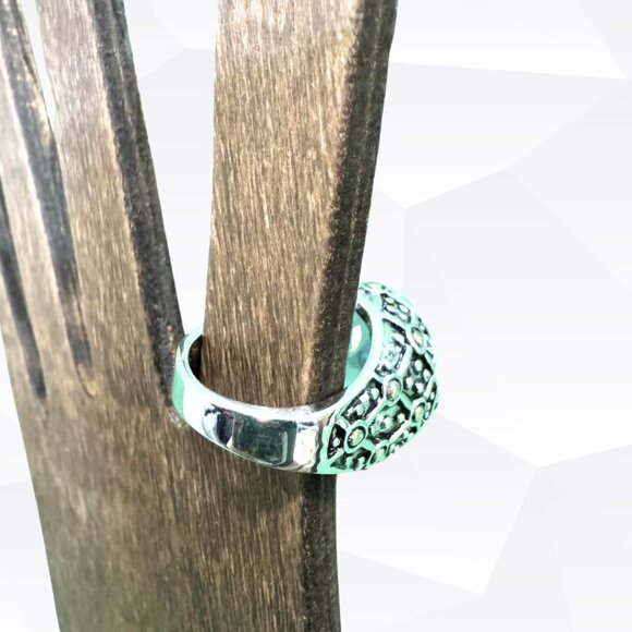 Ice Blue Cubic Zirconia Ring Size 5.5 - Picture 6 of 8